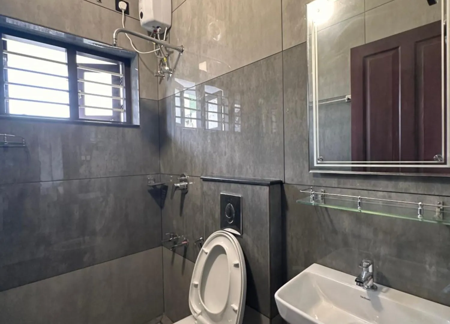 G6 Gayathri Enclave Fully Furnished 2 Bedroom Apartment - Poojapura Thiruvananthapuram