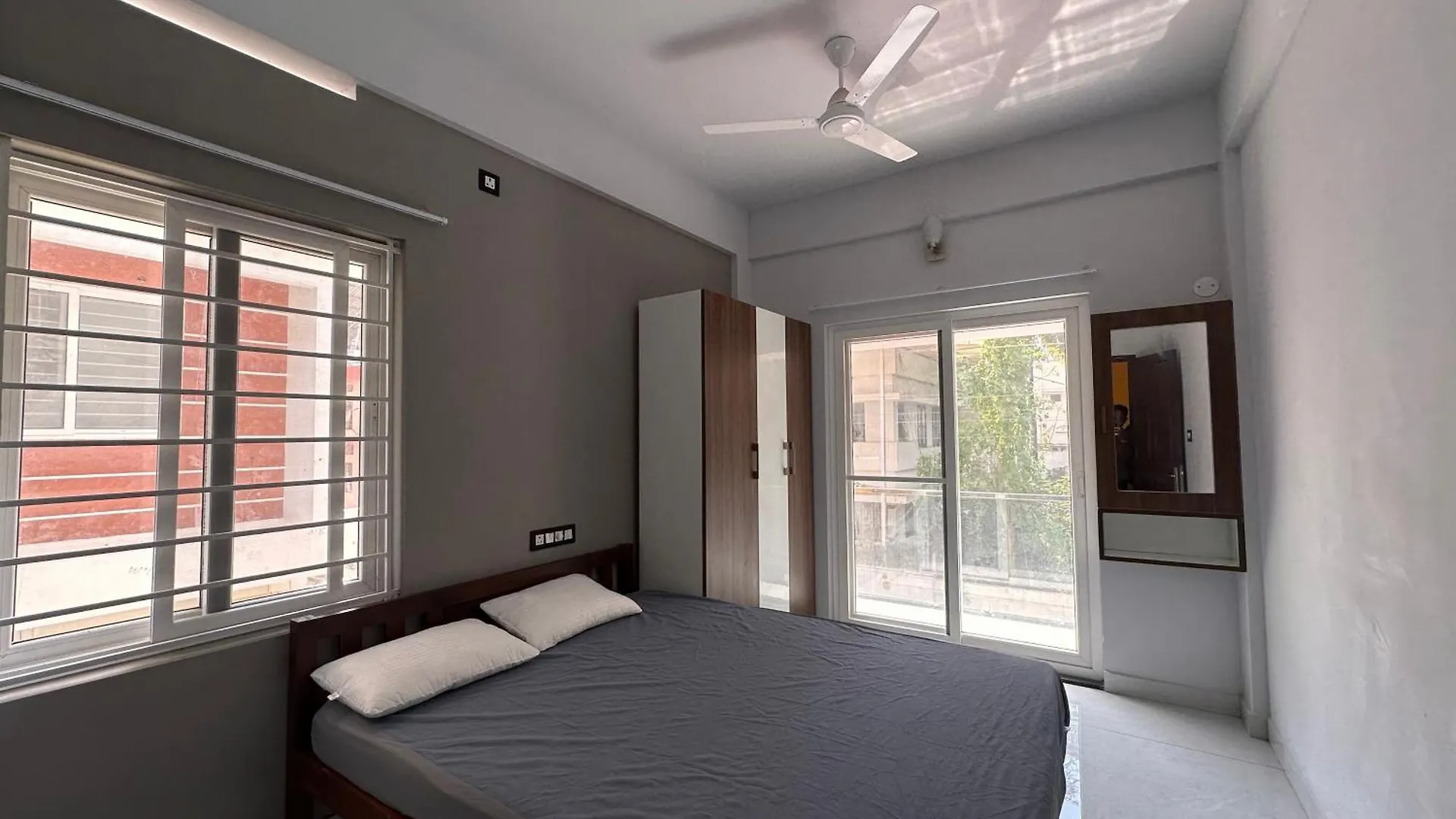 G6 Gayathri Enclave Fully Furnished 2 Bedroom Apartment - Poojapura Thiruvananthapuram India
